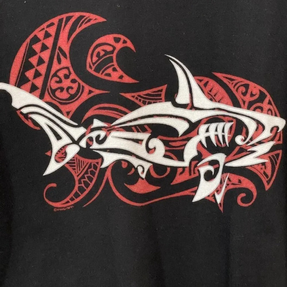 Hawai'i Shirts with Shark Graphic Print Mens Short Sleeve T Size  L - Picture 4 of 14